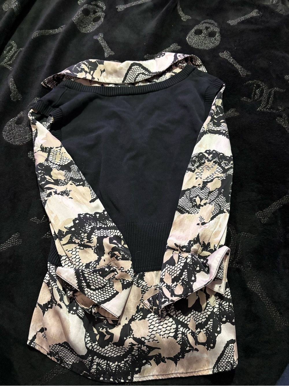 bebe Animal Print Blouse - Picture 2 of 3